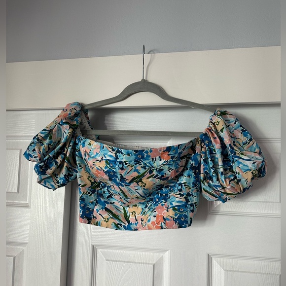 Abercrombie & Fitch cropped puff sleeve shoulder top - Picture 3 of 4